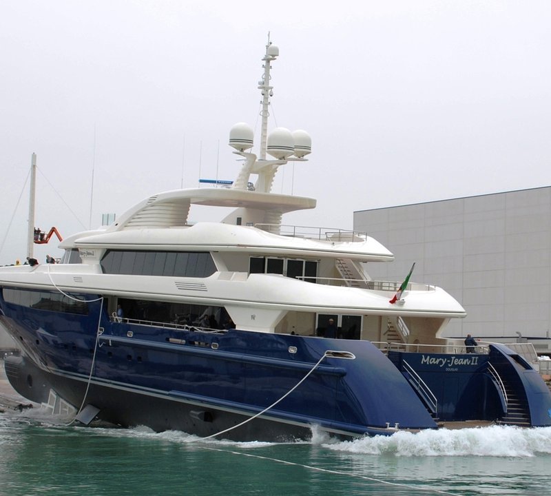 j2 yacht